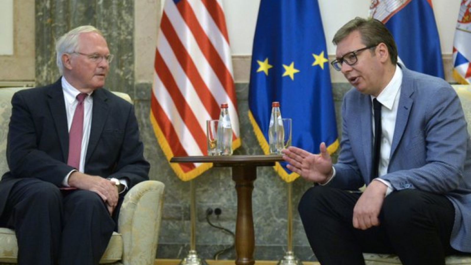 Ambsador SAD-a u Srbiji Christopher Hill i Aleksandar Vučić